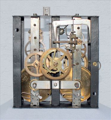 Stari zidni sat Comte- neobičan mehanizam