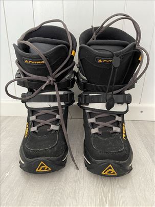 Cipele za snowboard Nitro vel. EU 39, uvoz Svajcar