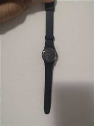 Swatch svoč sat crni prugasti