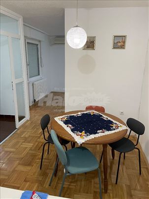 Izdajem dvosoban stan na Kotežu 2. 
