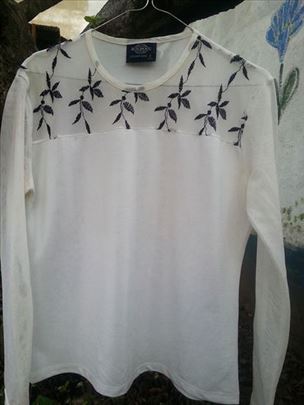 Bluza K.O.M.B.I. Exlusive mode za sve prilike