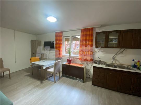 Voždovac - kompletno nameštena garsonjera