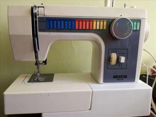 Polovna italijanska šivaća Nechi mašina