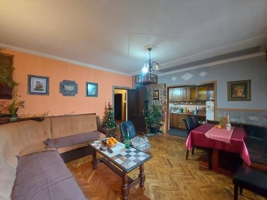 Prodaja, 5.0 sobna kuća, 124m2, Futog, Novi Sad