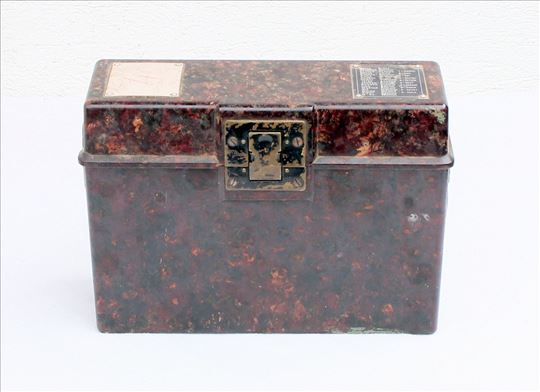 Kutija od vojnog poljskog telefona