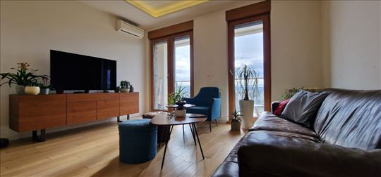 A blok, vrlo luksuzan stan, garaža, ID 19652