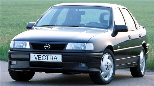 Opel vektra 1,6 1994 u delovima. 