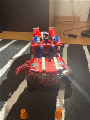 Lego technic "vatrogasni kamion 