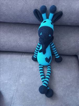 Heklana igračka žirafa, amigurumi 