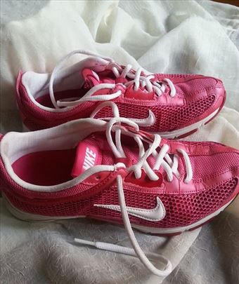Nike patike br. 37.5 malo nošene -100% original