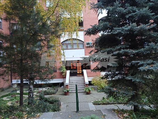 Prodaja poslovno-magacinskog prostora u Višnjičkoj