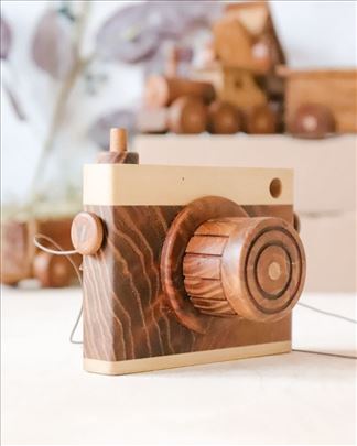 Fotoaparat drvena igracka