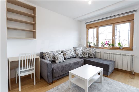 Hram sv. Mateja Apostola Kvalitetan dvosoban stan