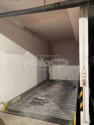 Izdajem garažu u zgradi Crveni krst, Vračar