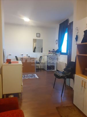 Stan 32m2, karaburma renoviran, pet friendly