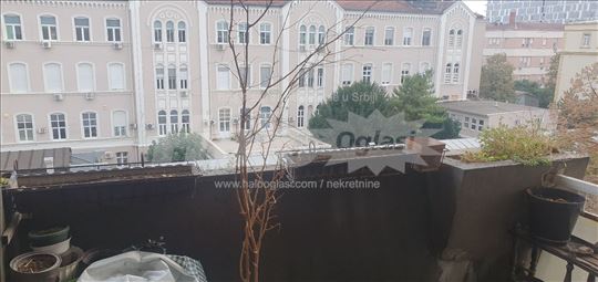 Resavska, stan preko puta Urgentnog centra
