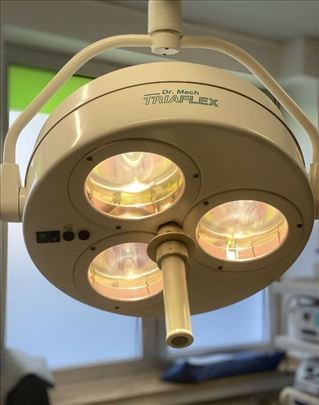 medicinski reflektor- operaciona lampa 