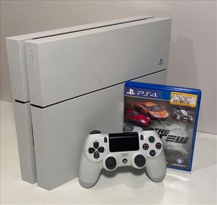 Playstation 4 / White/ The Crew/ super ponuda