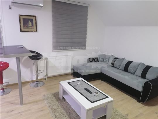 Izdajem nov stan na Ledinama (300+30eur)