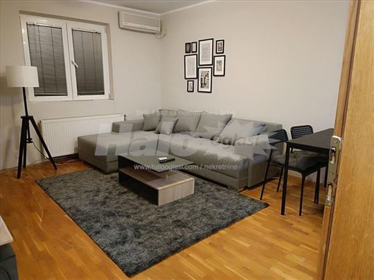 Novi Sad, Odlicna lokacija, Trosoban stan