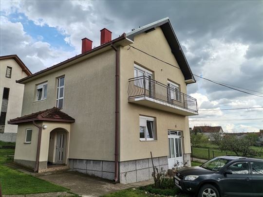 Obrenovac,Barič,kuća 160 m2,plac 8,27ari,uknjiženo