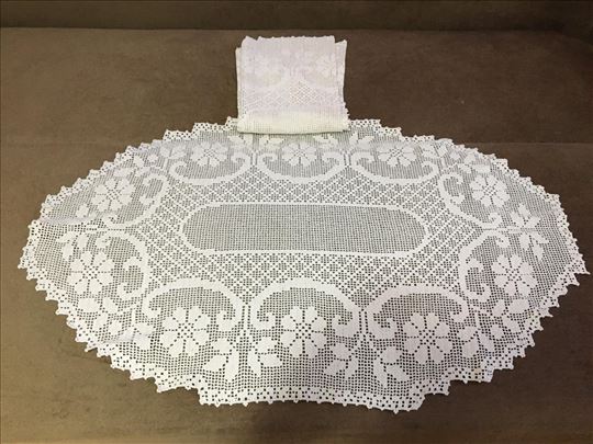 2 stolnjaka - po semi komad