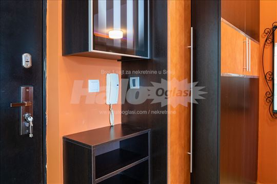 BEZ AGENCIJE!!! Sređen dvosstan u Južnom bulevaru 