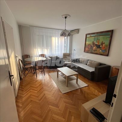 Trosoban stan, Centar, Vase Čarapića, 61m2