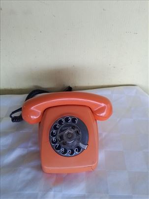 Stari fiksni telefon