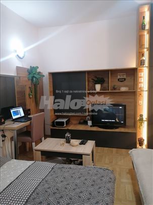 Izdajem garsonjeru 37m2 