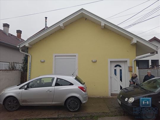 Na prodaju spratna kuća u Ćupriji