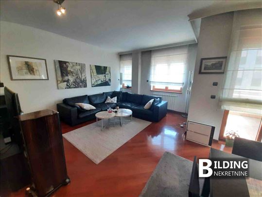 Blok 21, 4.0 lux, uknjižen, garaža ID#16140