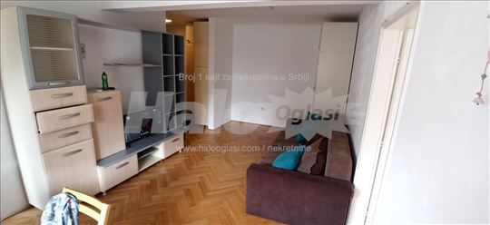 Izdajem dvosoban stan , Žarkovo-Cerak, Šavnička 32