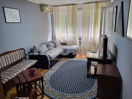 Izdajem jednoiposoban stan 40m2 zvezdara