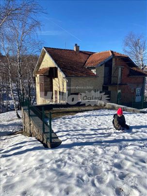 Prodajem polovinu dvojne kuće od 190m2, Divčibare