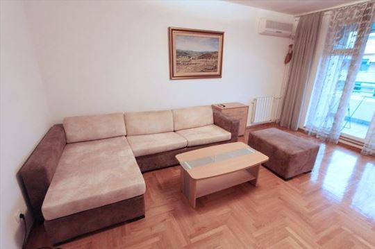 Odličan stan kod Arene, garaža, ID 7544