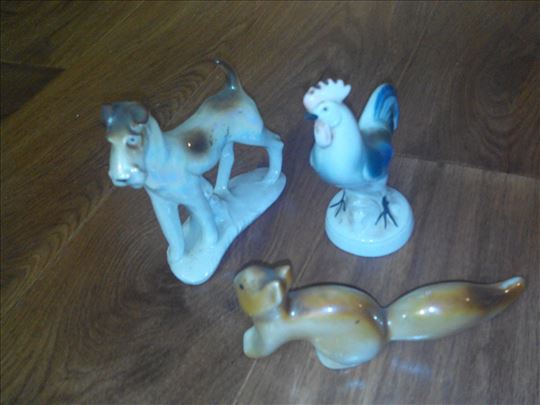 tri figurice