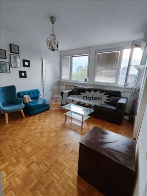 2.0 renoviran novonamesten odmah useljiv stan
