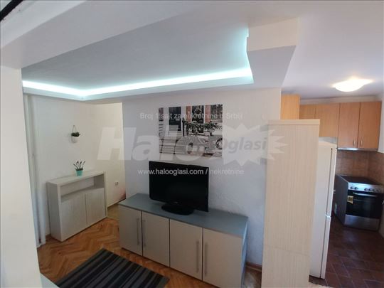 Fontana NBgd, namesten, vlasnik