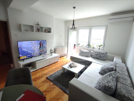 Dvosoban stan, Dr Z.Đinđića, renoviran, 43m2