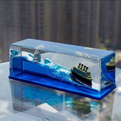 Nepotopivi Titanik u staklenoj boci