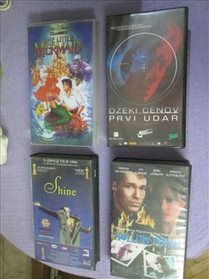4 komada filmova VHS