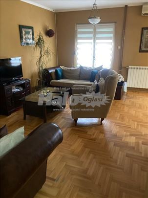 Trosoban, namešten stan 80 kvadrata, Žarkovo 