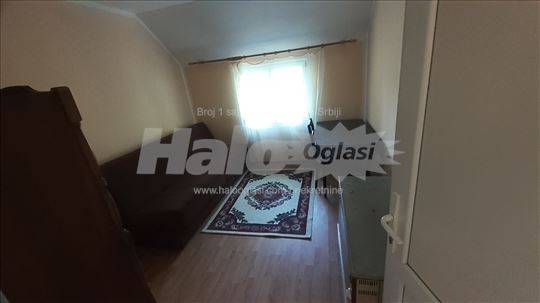 Izdajem sobu sa upotrebom kupatila
