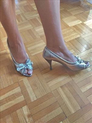 Sandale srebrne boje