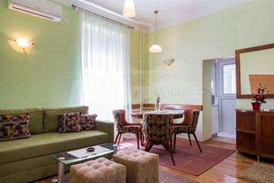 Stan na duže u strogom centru Beograda(Obilićev)