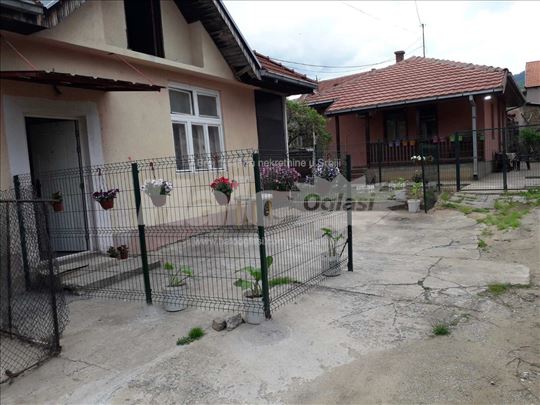 Vranje, Centar, Kosovska, 46 m2, dvorište, parking