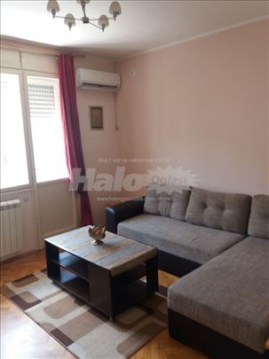 Izdajem dvosoban namesten stan kod Tašmajdana