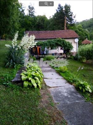 Top lokacija plac + vikend kuća - Gornji Milanovac