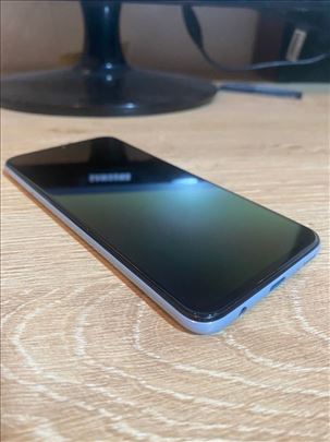 Samsung A40  white - Perfektno stanje   